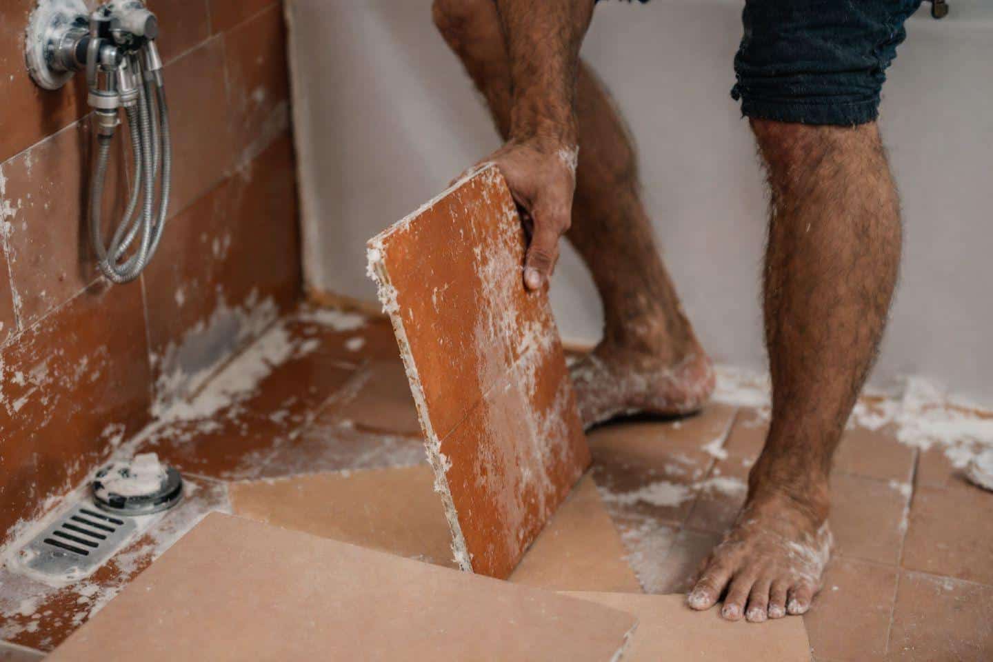 Découvrez les 7 principaux inconvénients à poser du carrelage sur un carrelage existant